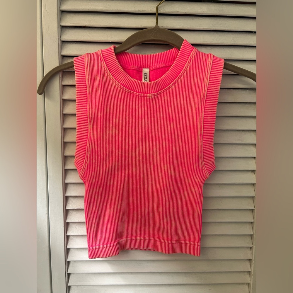 Zenana Ribbed Sleeveless‎ Crop Tank Top - Neon Pink Size S/M